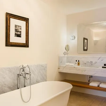 Hotel Portella 5*