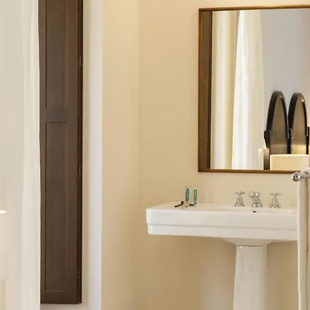 Hotel Portella 5*